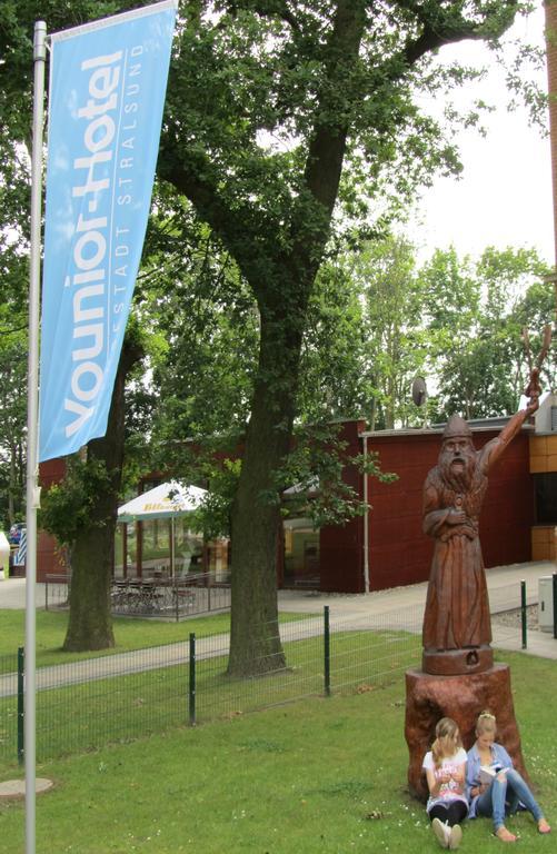 Younior-Hotel Stralsund Exterior foto