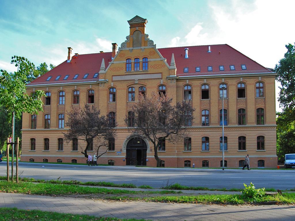 Younior-Hotel Stralsund Exterior foto